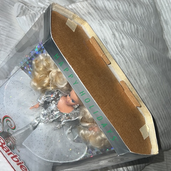 RARE RED BOTTOM HAPPY HOLIDAYS BARBIE SPECIAL EDITION VINTAGE 1992 DOLL - Picture 12 of 14